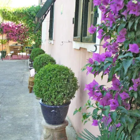 Casa Rosa Проккио